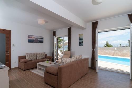Pool Villa Tin On Island Bra?