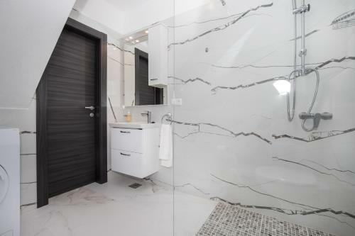 Hostal Apartments Blueview