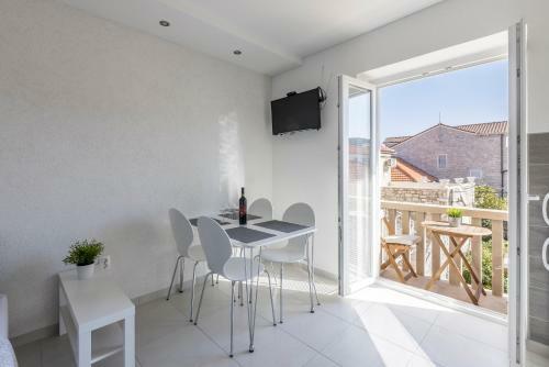 Apartment Anna - 20 M From The Sea