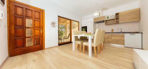 Al Pino Blue Property