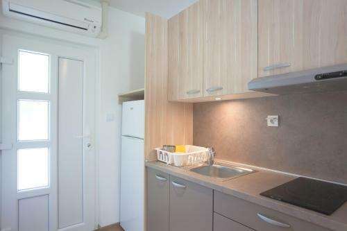 Studio Apartment - With A Seaview 50 M From The Beach