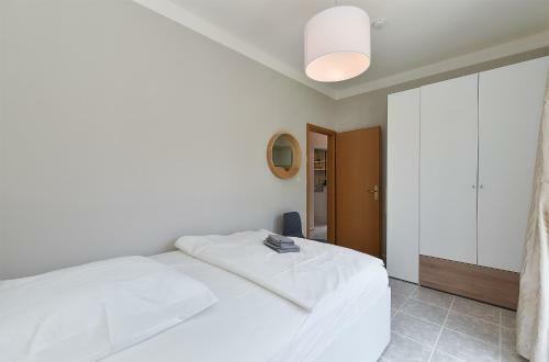 Apartments Nikola 2113