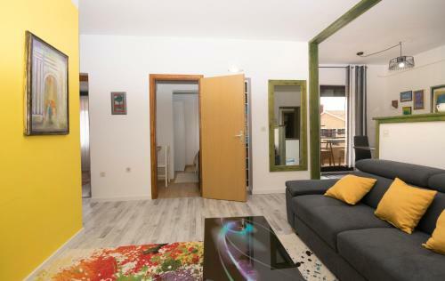 Apartman Sa Tri Spava?e Sobe U Blizini Pla?e