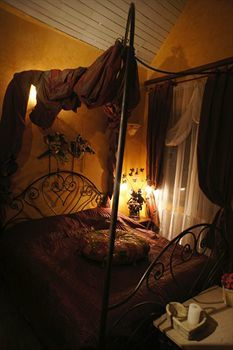 Bed & Breakfast Aux Logis De La Solre