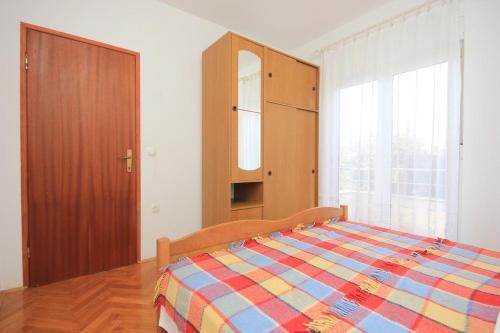 Apartment Novalja 9326b