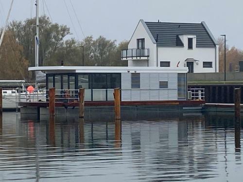 Hausboot Trinity