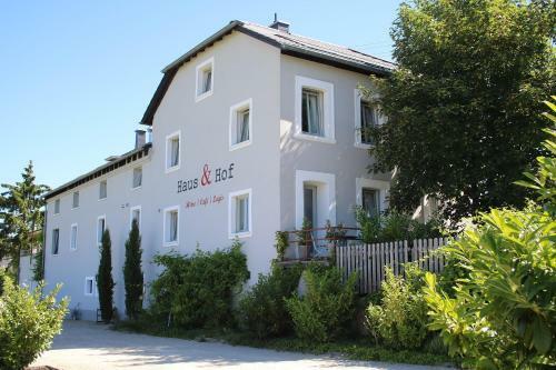 Hostal Haus & Hof Guest House