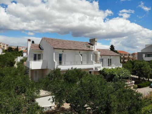 Tonica Apartments