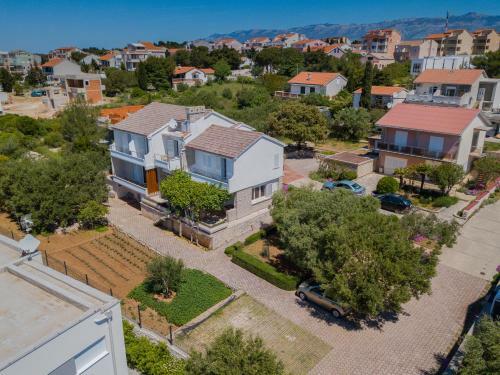 Tonica Apartments