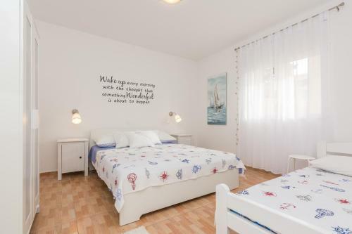 Apartment Maja In Novalja