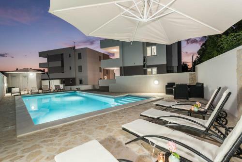 Villa Star 2 Luxury Apartment With A Pool