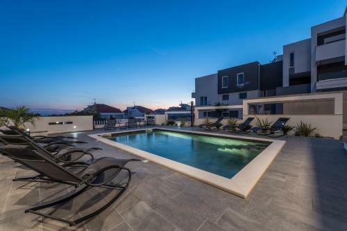 Villa Magnifica Apartments With Pool