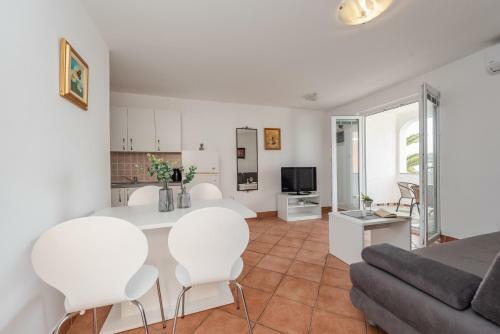 Vesna 1 City Central Apartment