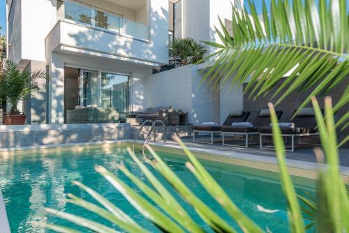 Luxury Apartment Sunset With Pool And Jacuzzi