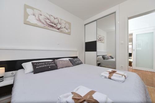 Maro Modern Apartment By The Sea