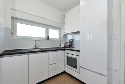 Jozy 2 Modern Sea View Apartment