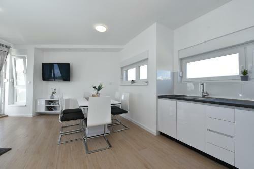 Jozy 2 Modern Sea View Apartment