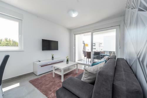 Villa Adria 2 Luxury Apartment With A Pool