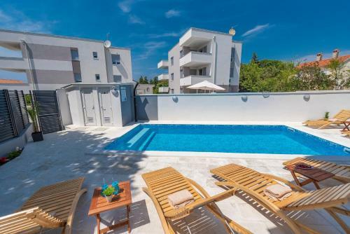 Apartamento Villa Star 2 A Centrally Located Ap. With A Pool