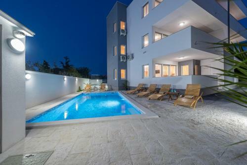 Apartamento Villa Star 2 A Centrally Located Ap. With A Pool