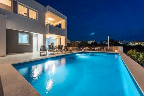 Villa Adria 4 Luxury Apartment With A Pool