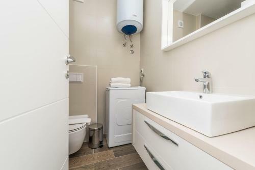 Apartamento Villa Star 6 A Centrally Located Ap. With A Pool