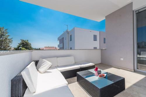 Apartamento Villa Star 6 A Centrally Located Ap. With A Pool