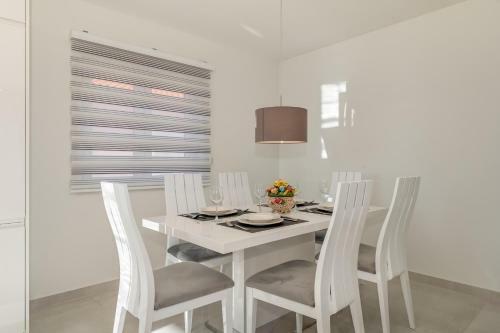 Joy 1 Apartment
