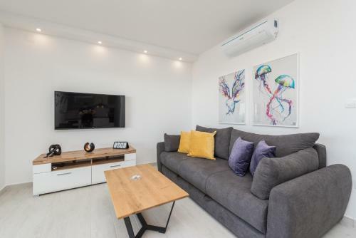 Sanda Luxury Apartment With Pool