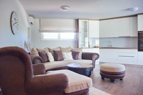 Retro & Fancy Apartments Lld