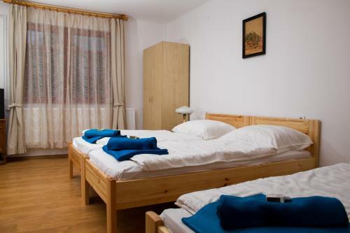 Hostal Guest House St. M�ria