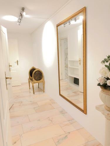 F10 Apartments Roth