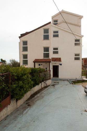 Apartamentos Nina Suites With Sea View