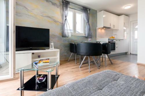 Boutique Wind Rose Apartment By The Beach