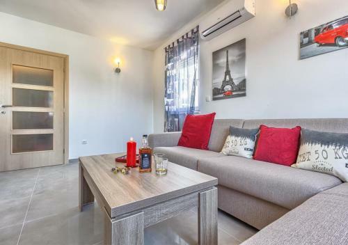 Sweetime Apartment In Podstrana