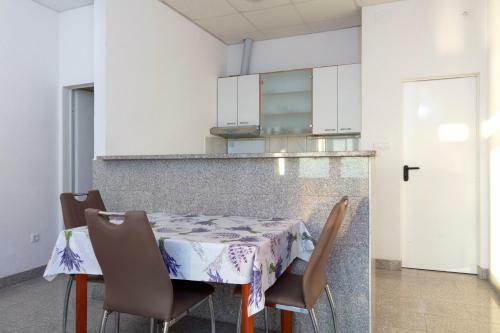 Hostal Apartments Antonio - Podstrana, Split