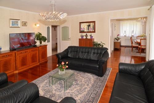 Villa 4us With Pool, Near Split And Sea