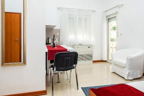 Apartments Toni 2000
