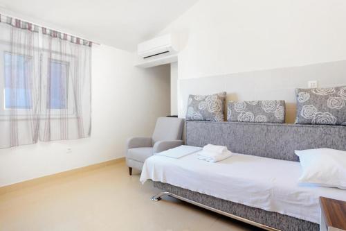 Family Friendly House With A Swimming Pool Podstrana, Split - 12918