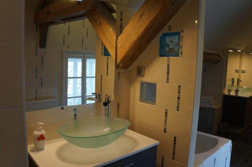 Bed & Breakfast Chateau De Savennes - Caveau De Sabrage