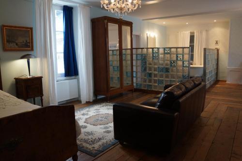 Bed & Breakfast Chateau De Savennes - Caveau De Sabrage