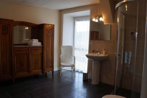 Bed & Breakfast Chateau De Savennes - Caveau De Sabrage