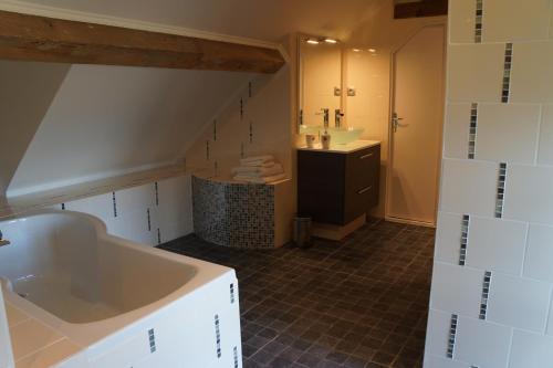 Bed & Breakfast Chateau De Savennes - Caveau De Sabrage
