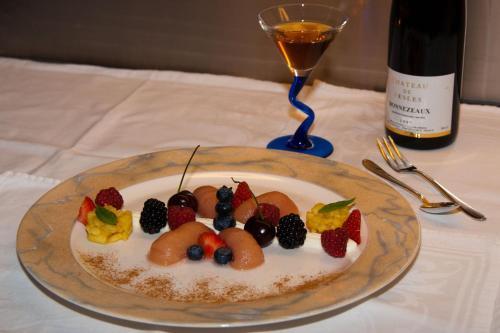 Bed & Breakfast Chateau De Savennes - Caveau De Sabrage