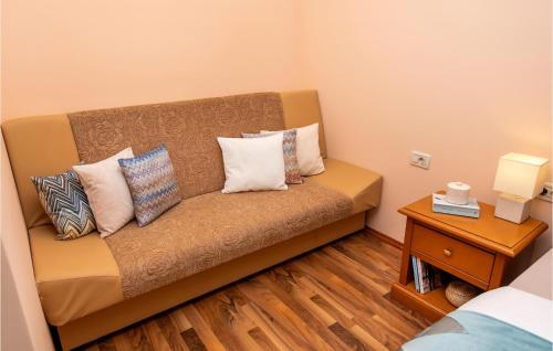 Nice Apartment In Podstrana With