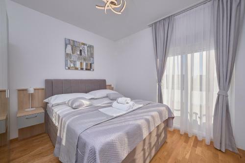 Apartamento M Entire Floor In A Spacious House With Pool