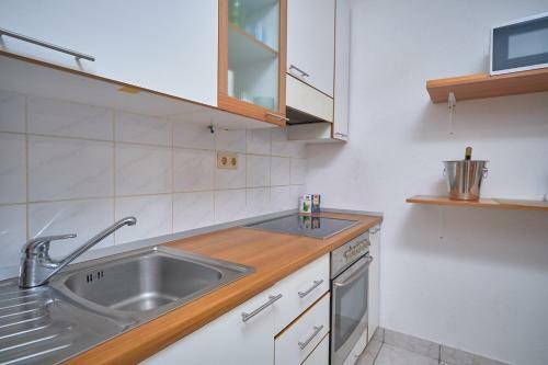 Apartamento M Entire Floor In A Spacious House With Pool