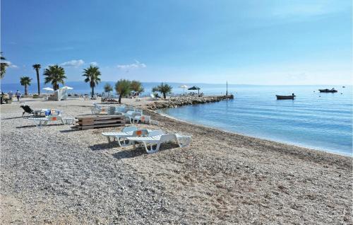 Awesome Apartment In Podstrana With