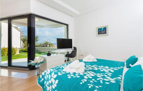 Stunning Apartment In Podstrana With