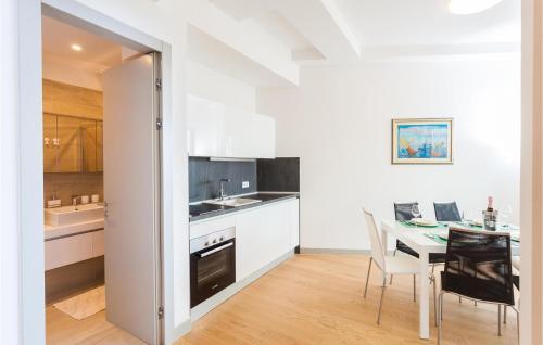 Stunning Apartment In Podstrana With